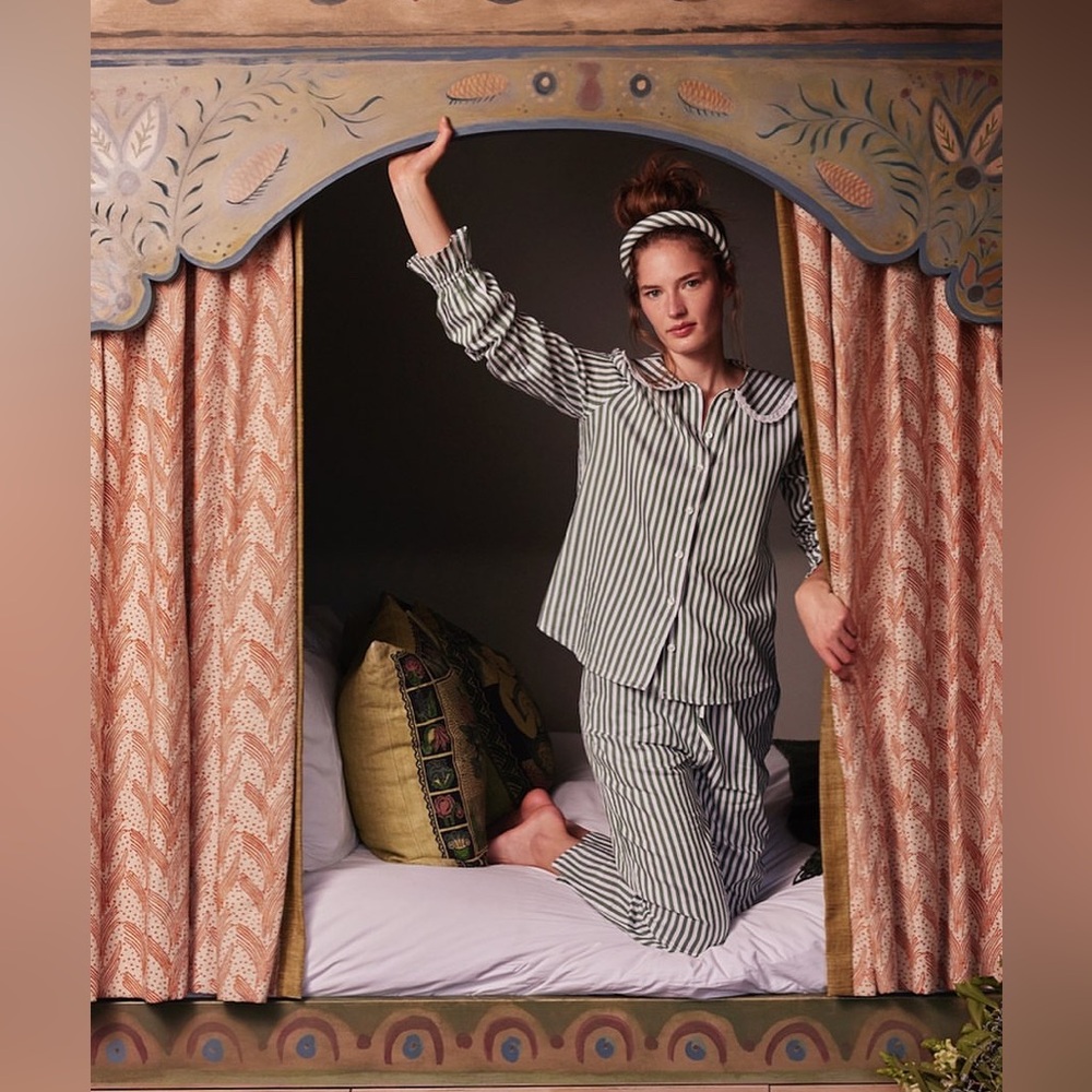 Hill House Home The Women's Cypress Long Sleeve Pajama Top in Green Stripe | XL